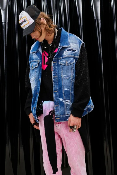 Look 18
